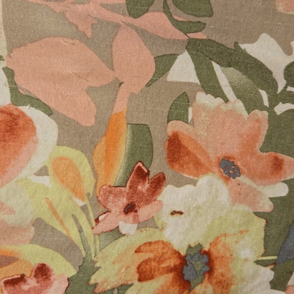 Flowered top - Picture 2 of 3